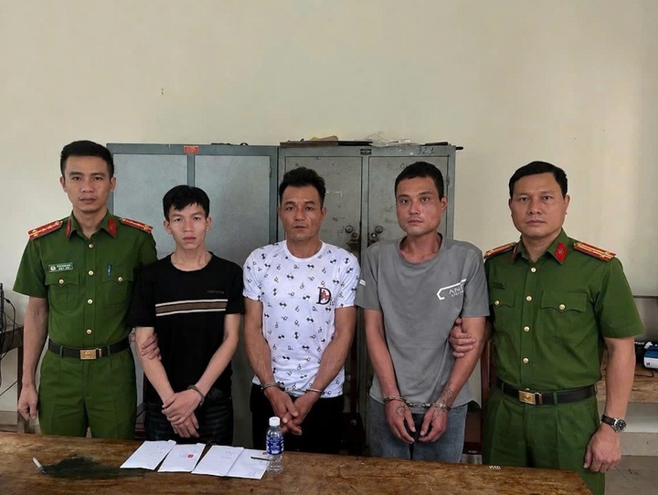 Truy bắt kẻ cướp tài sản, phát hiện ‘ổ ma túy’ ở Nghệ An