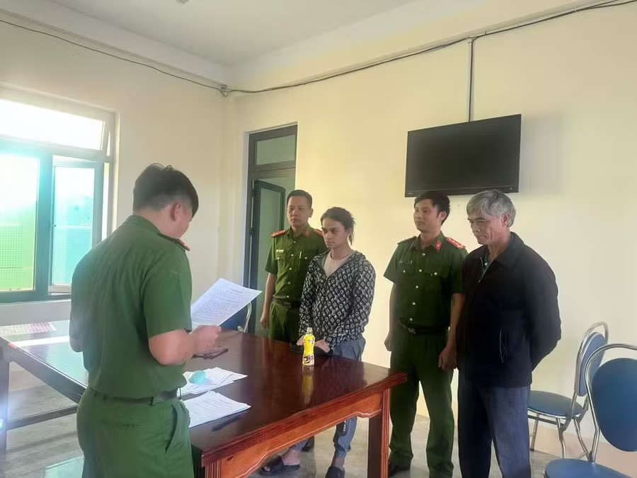 Công an Gia Lai truy tìm 3 con dao sau vụ hỗn chiến ở cây xăng trên Quốc lộ 14 - Ảnh 1.