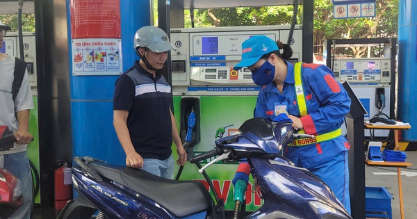 Giá xăng dầu đồng loạt giảm mạnh, xăng RON95