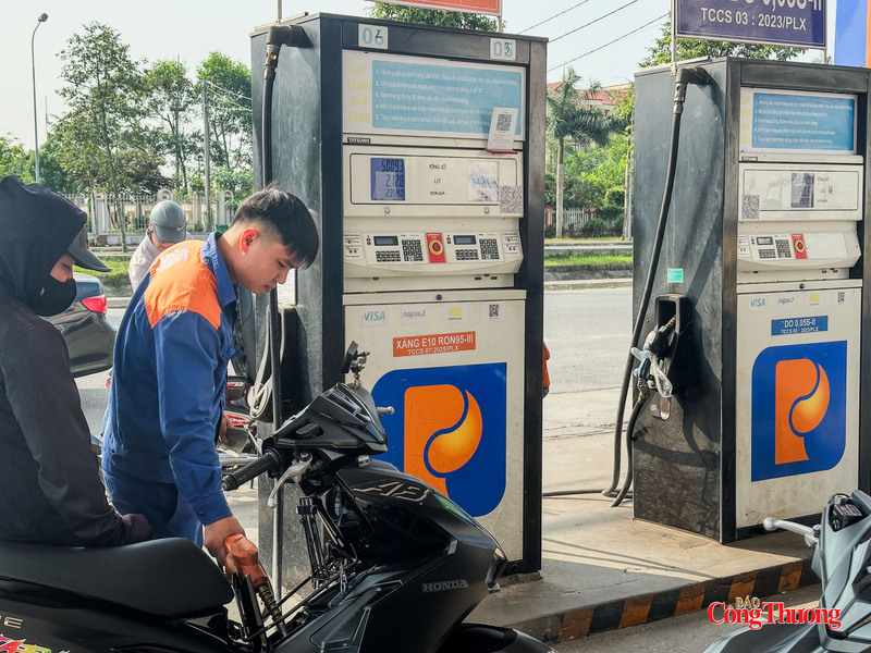 Người dân hào hứng đón nhận xăng E10 trong những ngày đầu triển khai bán - 14