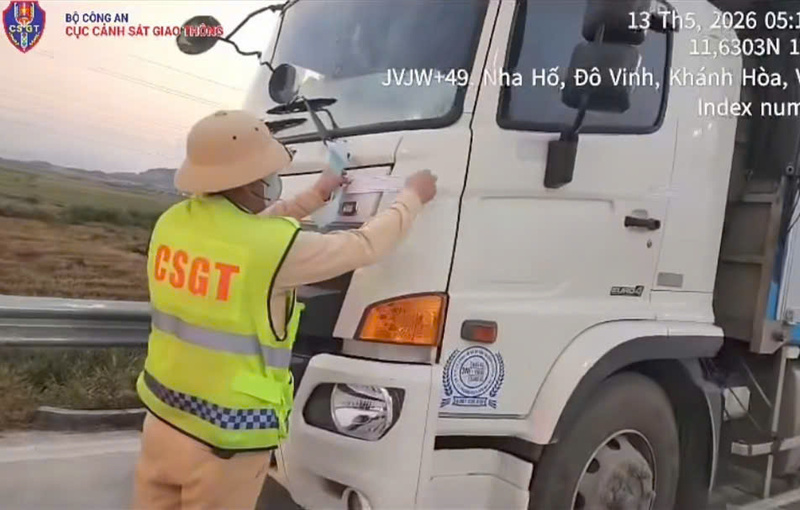 Xử phạt gần 90 triệu đồng với chủ phương tiện và lái xe không bằng lái