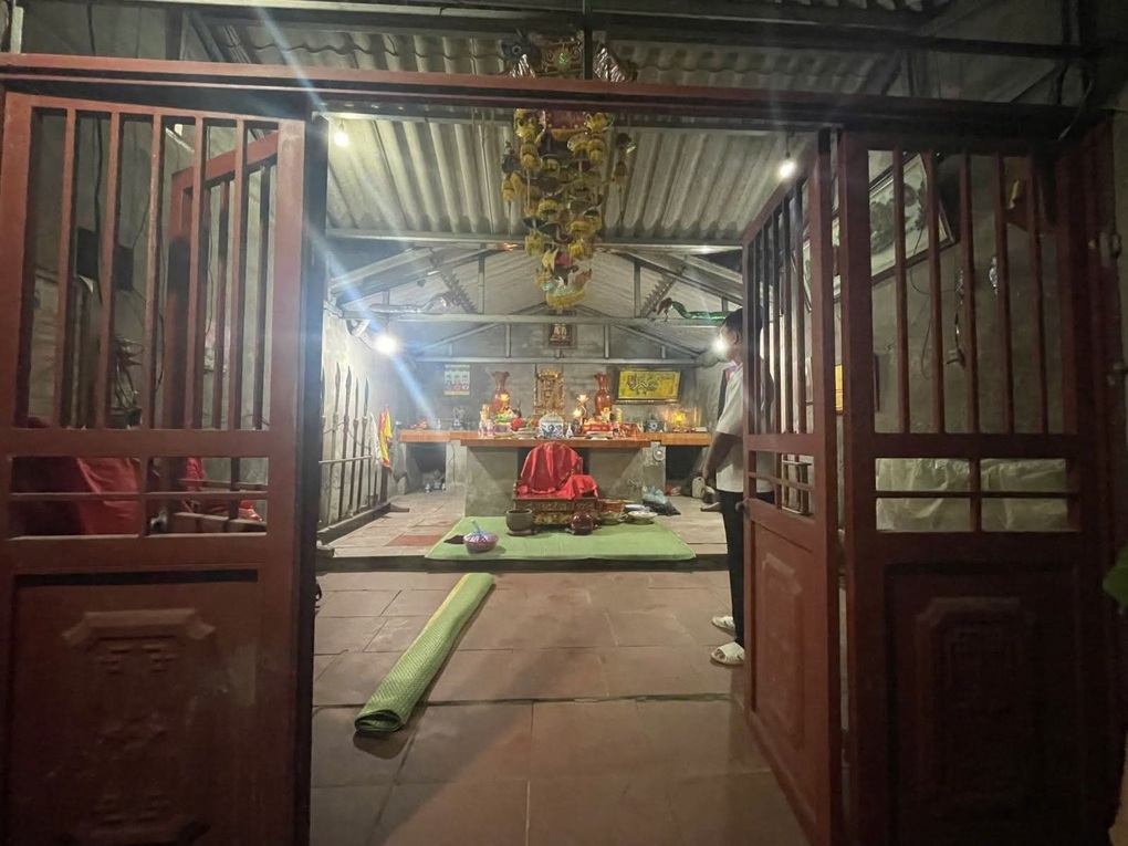 Lợi dụng giải bùa để hiếp dâm cô gái 18 tuổi ở Bắc Ninh - 1 Lợi dụng giải bùa để hiếp dâm cô gái 18 tuổi ở Bắc Ninh - 1