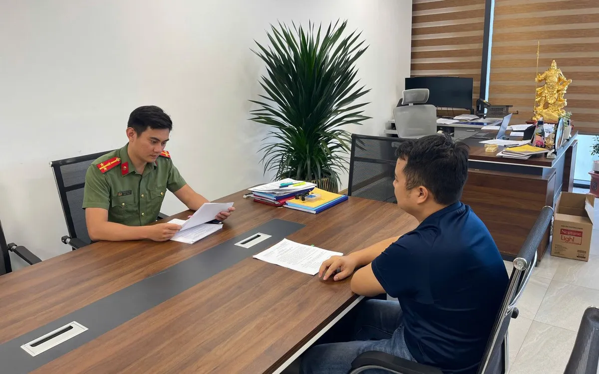 Cơ quan Công an làm việc với ông V.Q.V – Người đại diện của công ty TNHH Q.V