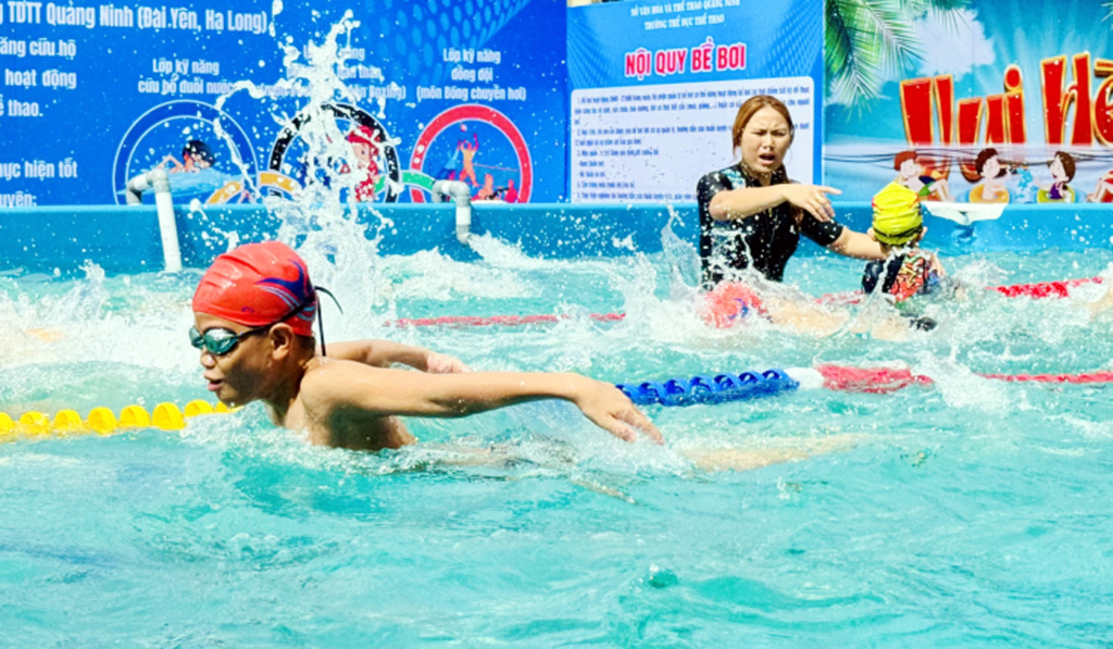 Các lớp tập huấn bơi an toàn, kỹ năng cứu đuối và sơ cấp cứu ban đầu rất bổ ích, cần thiết với các địa phương dịp hè