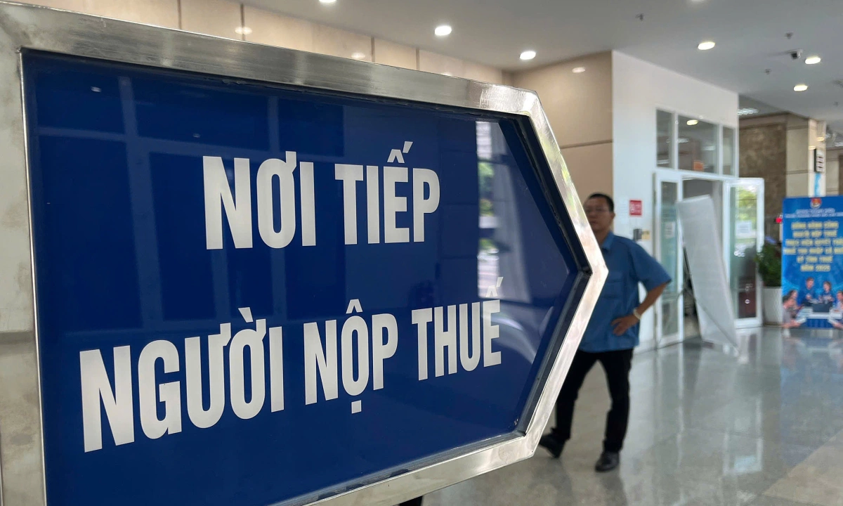 Rắc rối vì nợ thuế ‘trên trời rơi xuống’
