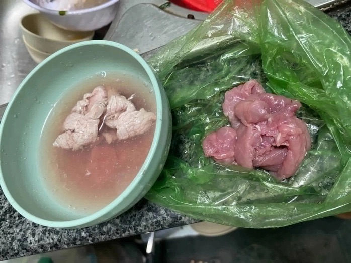 Thực hư thông tin “hô biến” thịt heo thành thịt bò gây xôn xao ở Quy Nhơn - Ảnh 1.