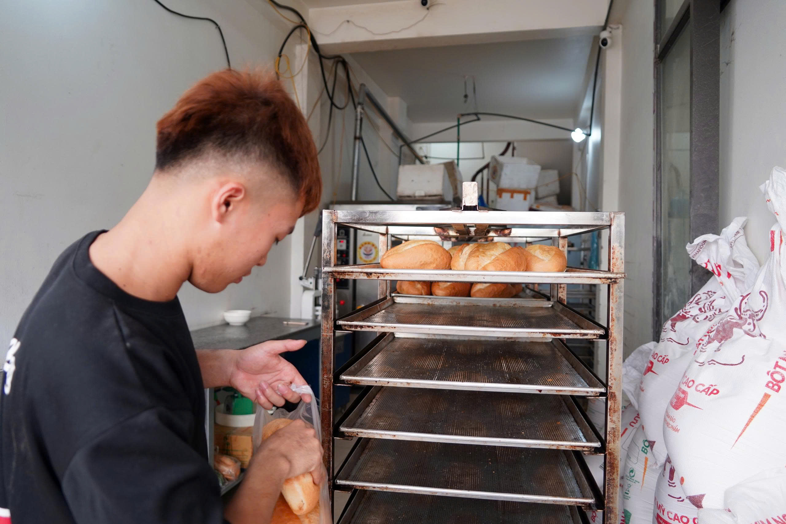 Phường Chương Mỹ kiểm tra, xử phạt vi phạm an toàn thực phẩm đối với hộ kinh doanh Nguyễn Hoài Nam- Ảnh 3.