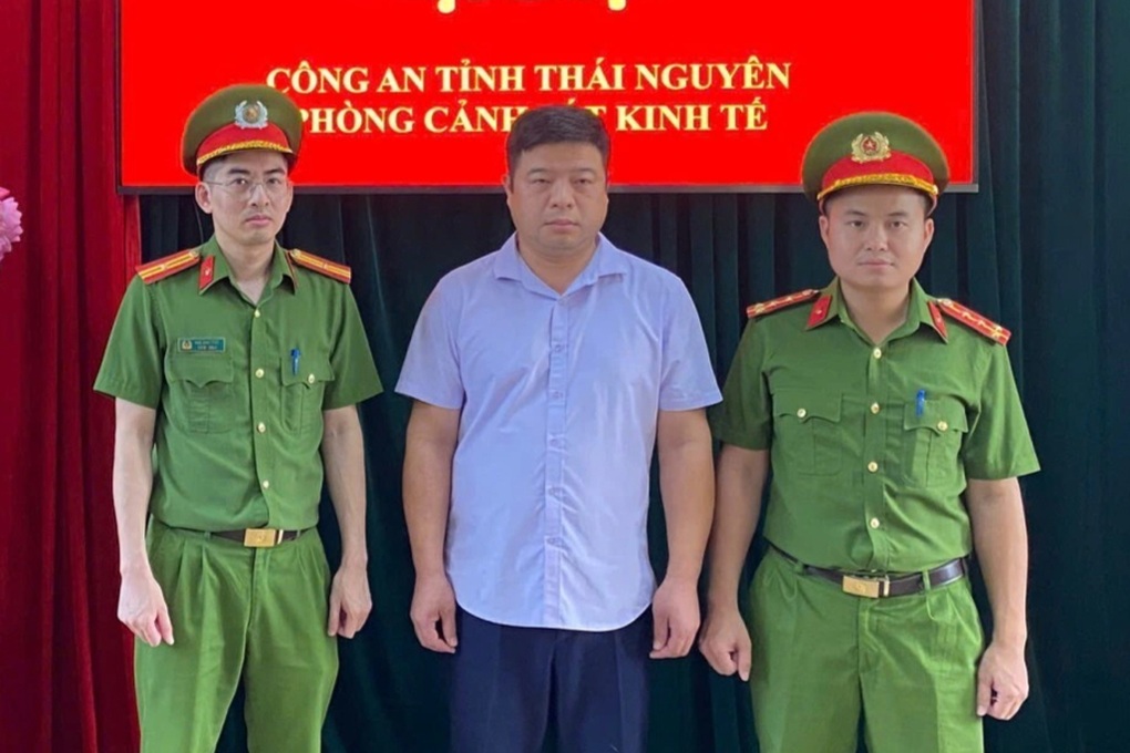 Nguyên công chức địa chính bị bắt vì làm sai hồ sơ 33ha đất rừng - 1