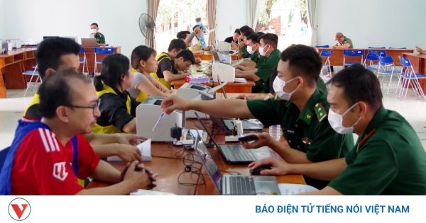 Tây Ninh tiếp nhận 127 công dân được Campuchia trao trả qua cửa khẩu Tân Nam