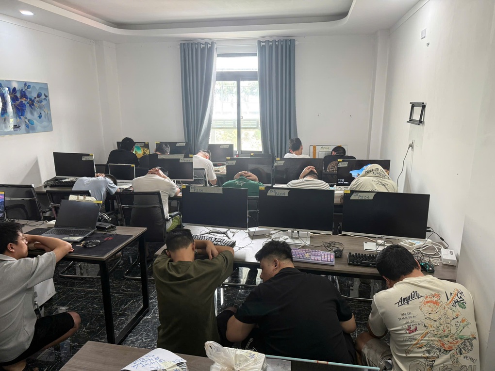 85 người nước ngoài thuê khách sạn ở TPHCM nghi lập trung tâm lừa đảo - 2
