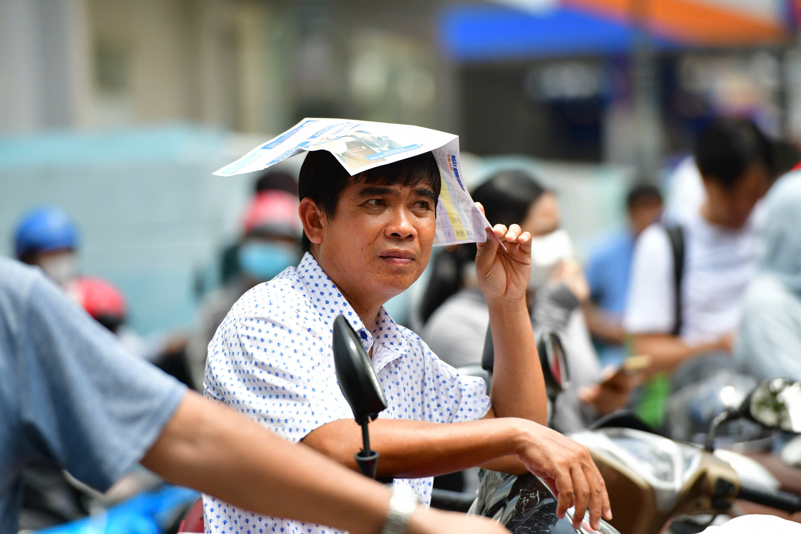 Thời tiết hôm nay 25-5: Cả nước nắng nóng gay gắt, có nơi hơn 40 độ C - Ảnh 1.