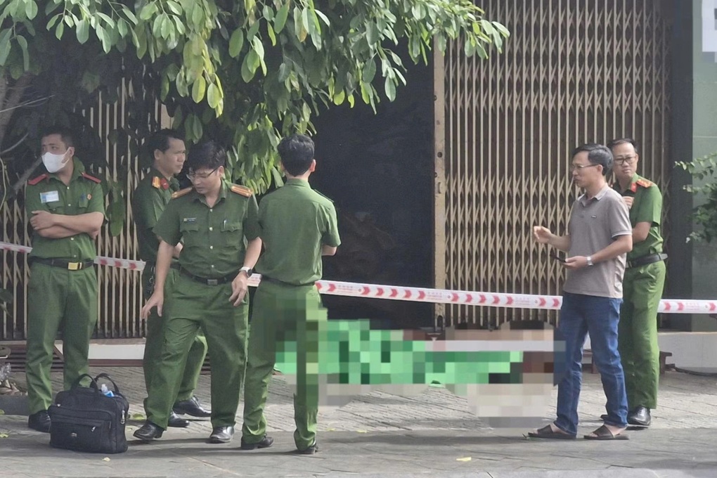 Người đàn ông tử vong trước thềm nhà sau cuộc gọi lúc sáng sớm - 1