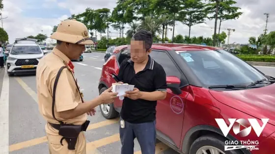 Hà Nội: Xử phạt hơn 4,6 tỷ đồng lỗi dừng đỗ xe sai quy định và những vị trí tài xế tuyệt đối cần lưu ý