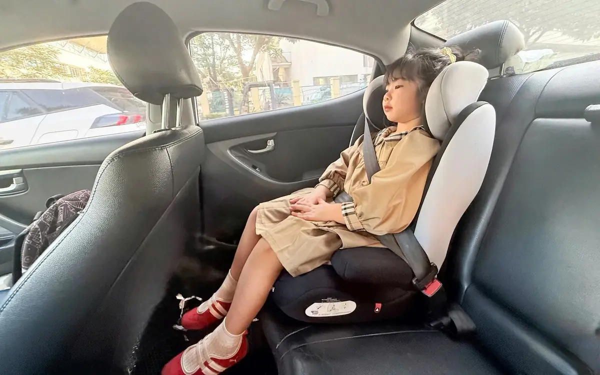 Thiết bị an toàn cho trẻ em trên ô tô: Đừng vì tư duy "đối phó" mà đánh đổi sinh mạng của con trẻ