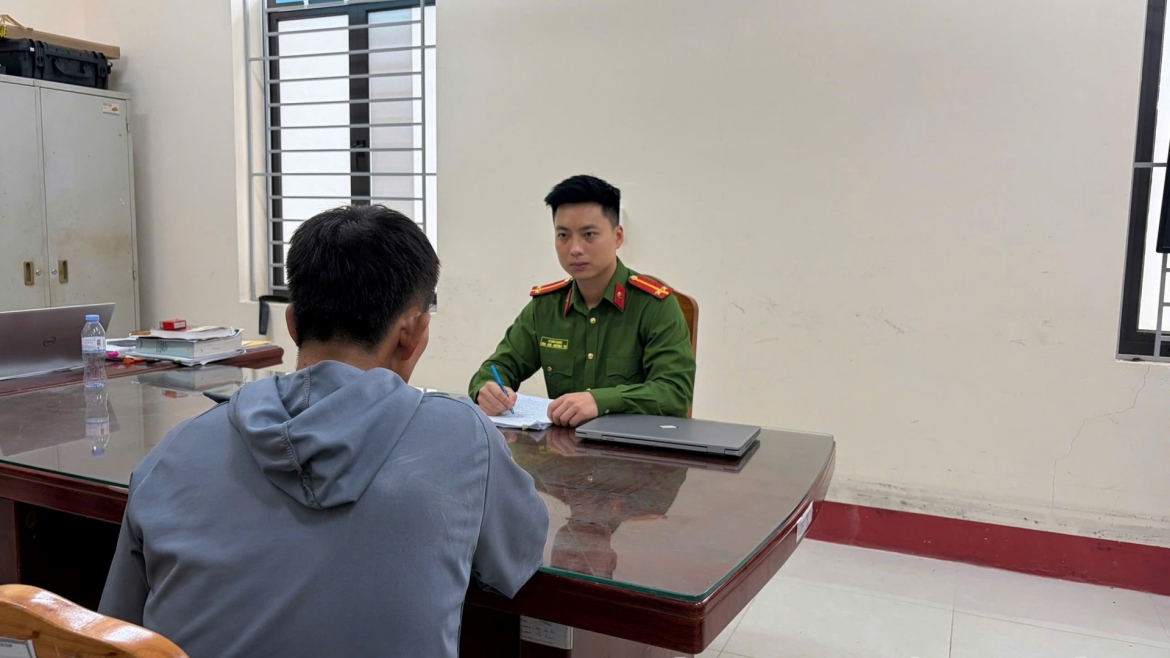 bat qua tang 2 doi tuong mua ban, thu giu 14 goi ma tuy tai thai nguyen hinh anh 1