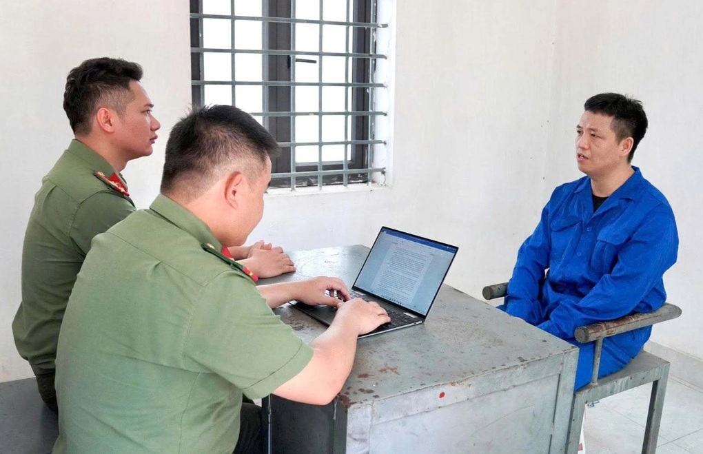 Triệt phá đường dây mua bán vũ khí quân dụng, thu giữ 422 bộ súng nén hơi - 1 Triệt phá đường dây mua bán vũ khí quân dụng, thu giữ 422 bộ súng nén hơi - 1