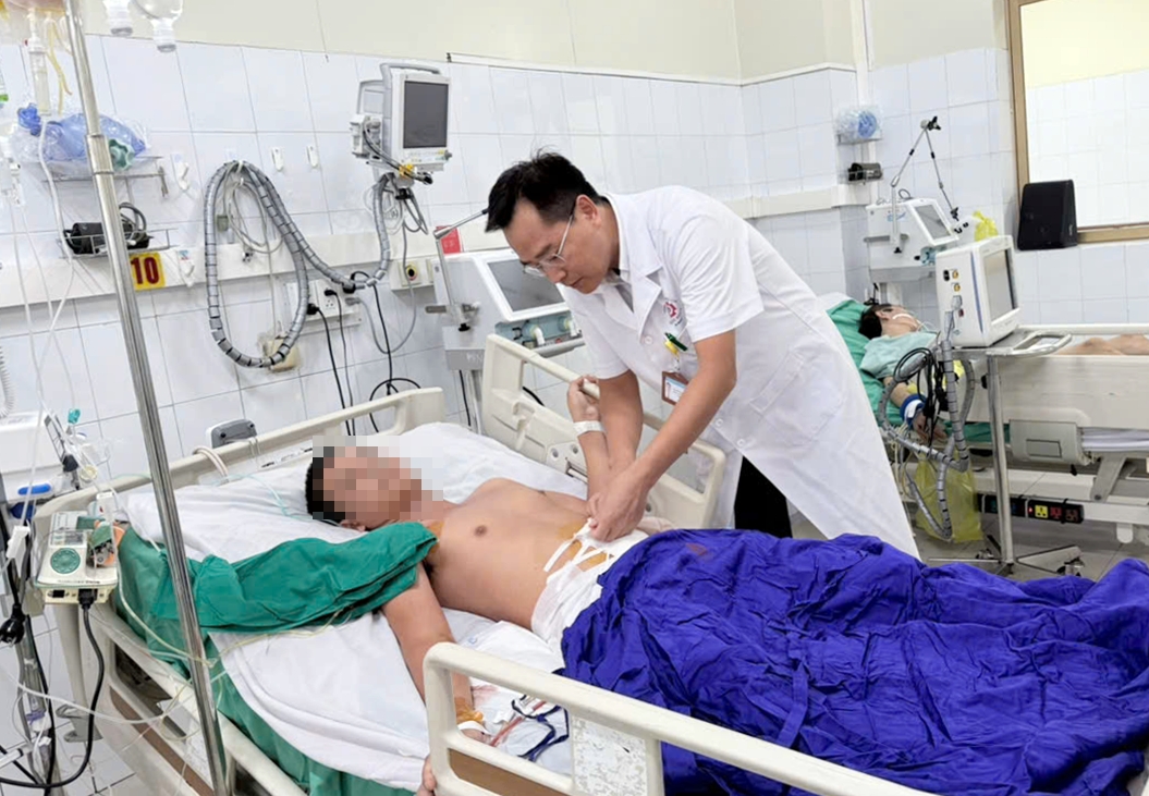 Cứu sống bệnh nhân nhảy cầu Bãi Cháy đa chấn thương nguy kịch