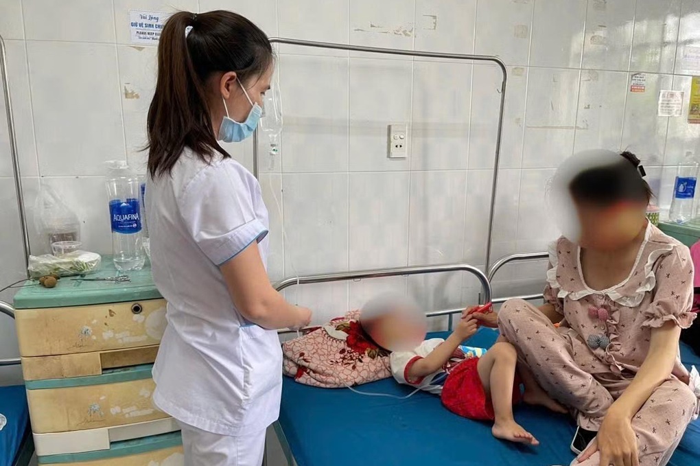 Bé trai 3 tuổi ở Gia Lai nghi bị cha dượng tát, bóp cổ - 1