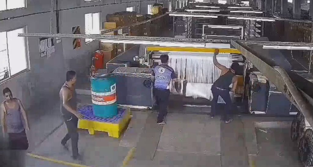 Hiện trường vụ tai nạn lao động tại nhà xưởng