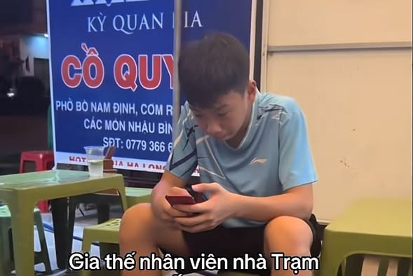 Thương nhân viên khổ, chủ quán giúp đưa về nhà, tá hỏa về cơ ngơi đồ sộ