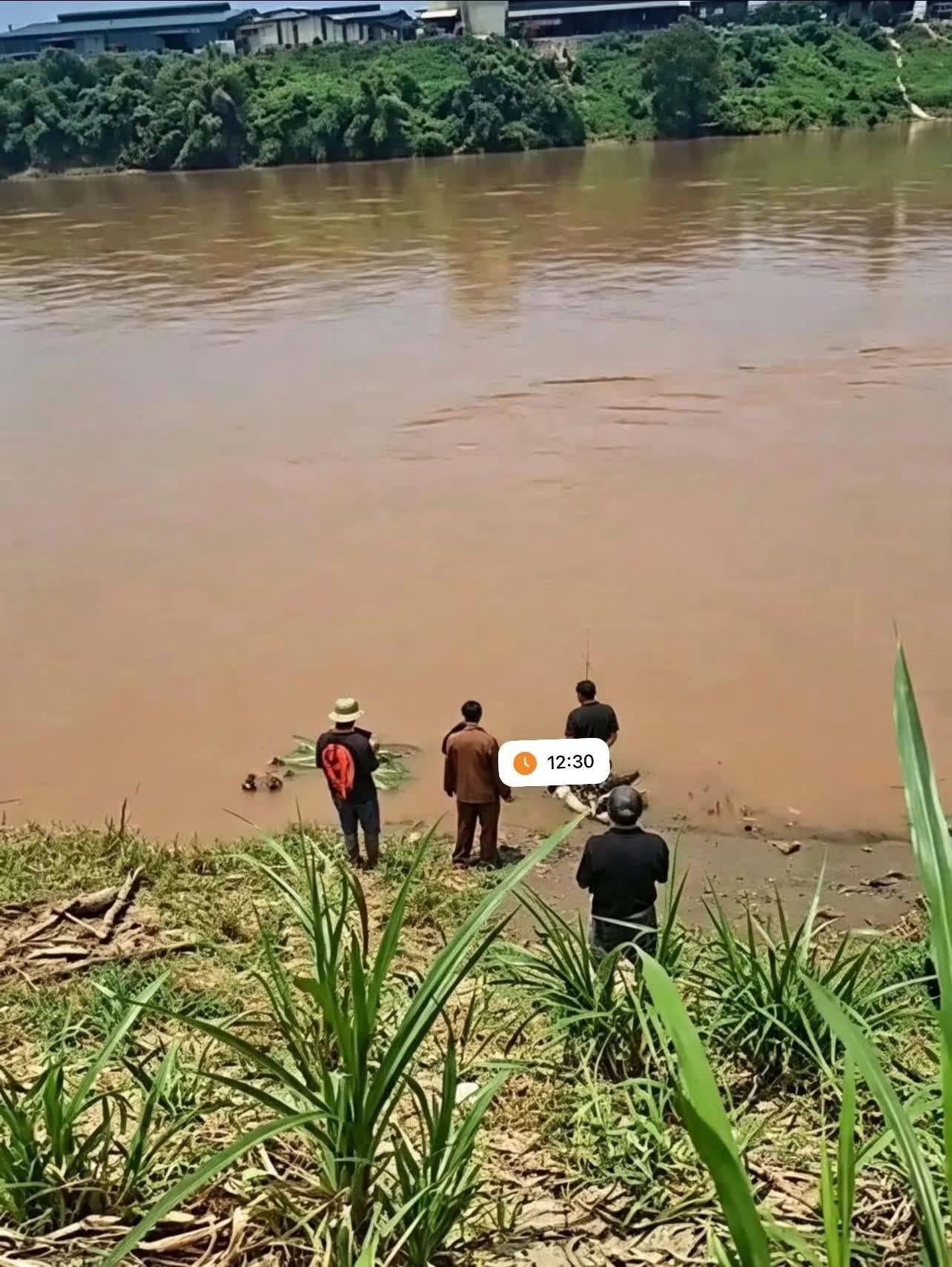 Phát hiện ThiThe người trôi sông Hồng