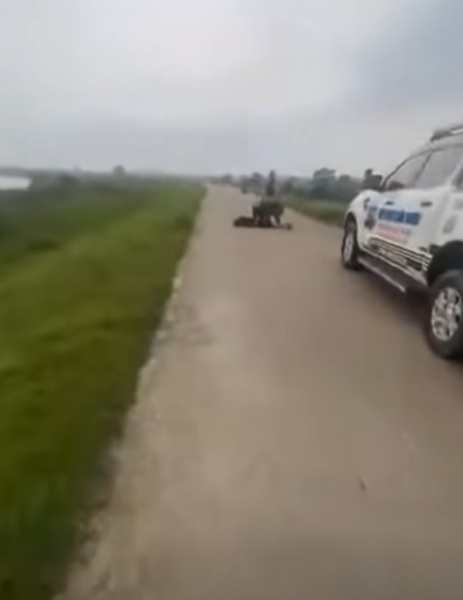 Đi đường gặp sét