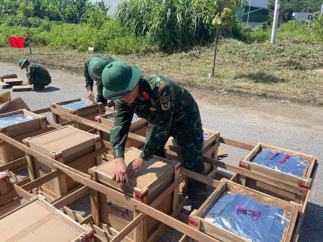 Lực lượng Quân sự đang tích cực, khẩn trương chuẩn bị trận địa phục vụ chương trình bắn pháo hoa vào tối nay